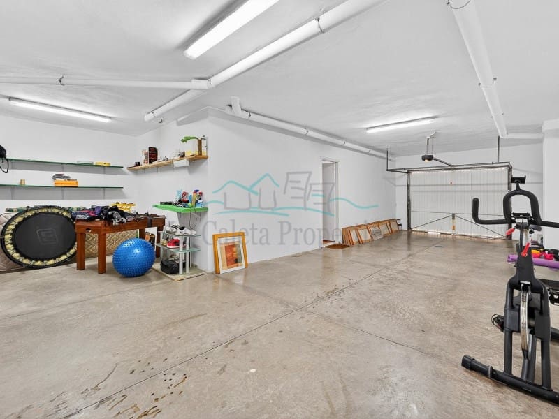 3 bedroom Townhouse for sale in Costa Adeje with garage - € 659,000 (Ref: 9516263)