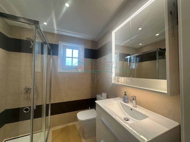 2 soverom Leilighet til salgs i Costa Adeje med garasje - € 670 000 (Ref: 9568771)