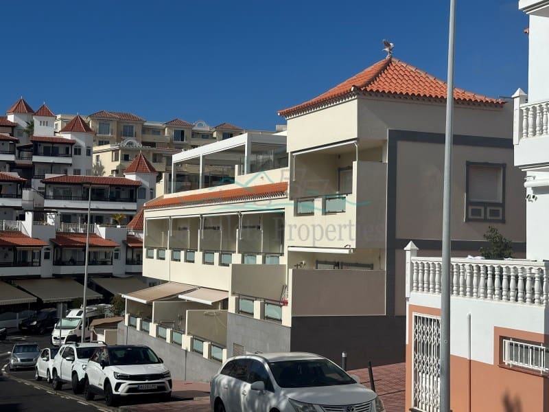 2 soverom Leilighet til salgs i Costa Adeje med garasje - € 670 000 (Ref: 9568771)