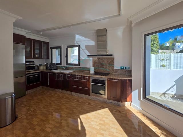 Chalet de 4 habitaciones en La Caleta Adeje, Adeje en venta con garaje - 3.200.000 € (Ref: 9721558)