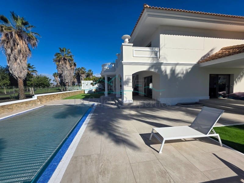 4 soveværelse Villa til salg i Costa Adeje med garage - € 3.200.000 (Ref: 9721558)