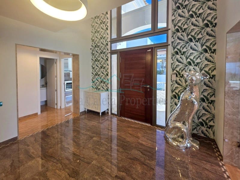 4 soveværelse Villa til salg i Costa Adeje med garage - € 3.200.000 (Ref: 9721558)