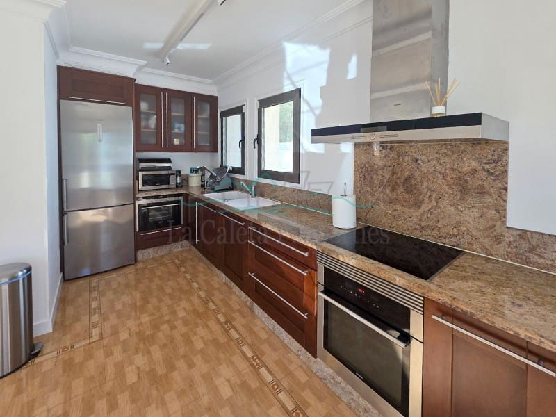 4 soveværelse Villa til salg i Costa Adeje med garage - € 3.200.000 (Ref: 9721558)