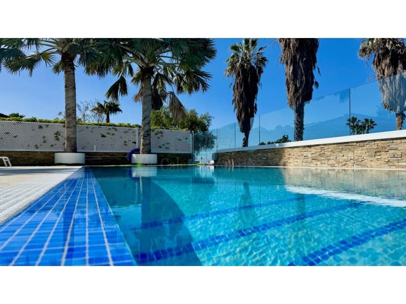 4 bedroom Villa for sale in Costa Adeje with garage - € 3,500,000 (Ref: 9721558)