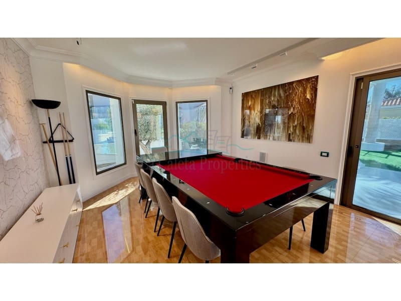 4 bedroom Villa for sale in Costa Adeje with garage - € 3,500,000 (Ref: 9721558)