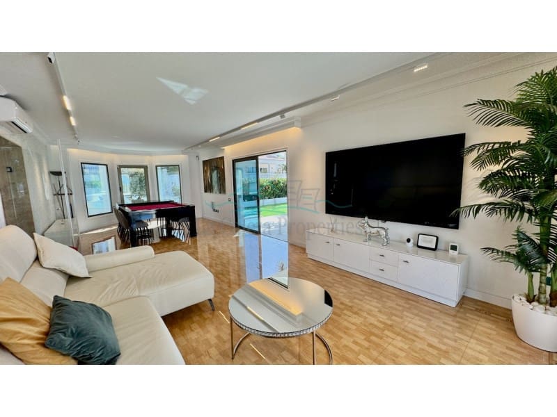 4 bedroom Villa for sale in Costa Adeje with garage - € 3,500,000 (Ref: 9721558)