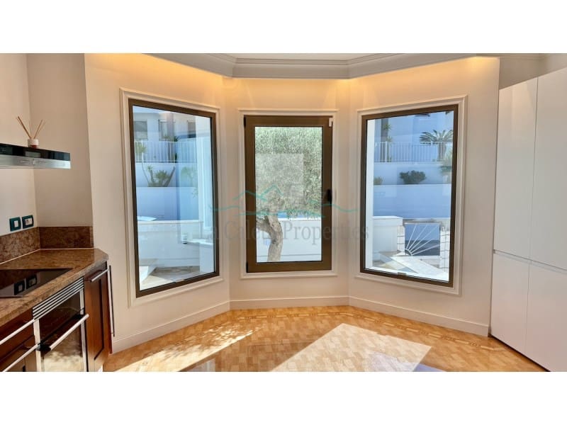 4 bedroom Villa for sale in Costa Adeje with garage - € 3,500,000 (Ref: 9721558)