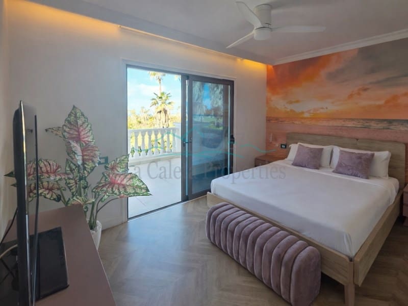 4 bedroom Villa for sale in Costa Adeje with garage - € 3,500,000 (Ref: 9721558)