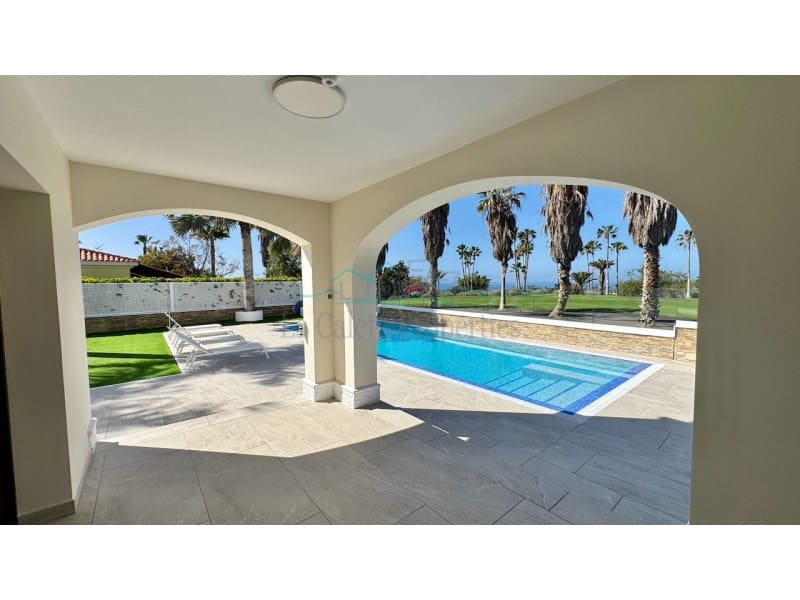 4 bedroom Villa for sale in Costa Adeje with garage - € 3,500,000 (Ref: 9721558)