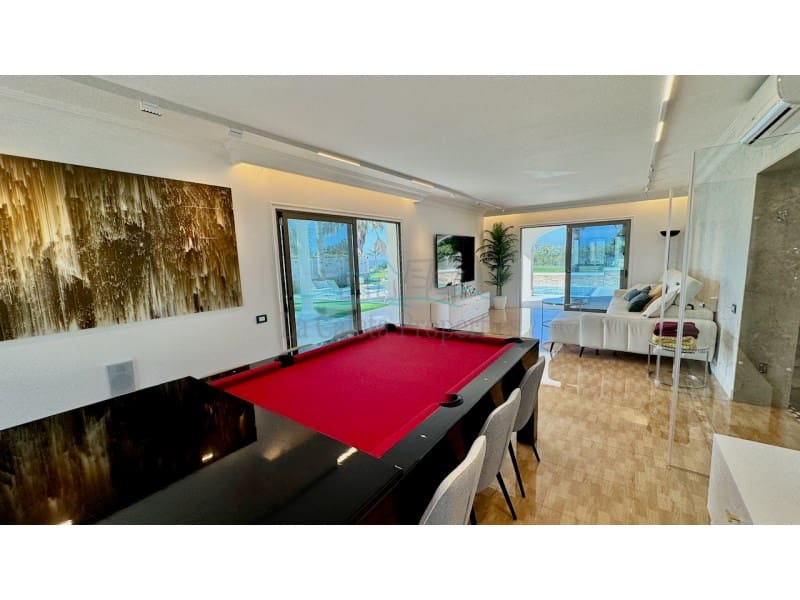 4 bedroom Villa for sale in Costa Adeje with garage - € 3,500,000 (Ref: 9721558)