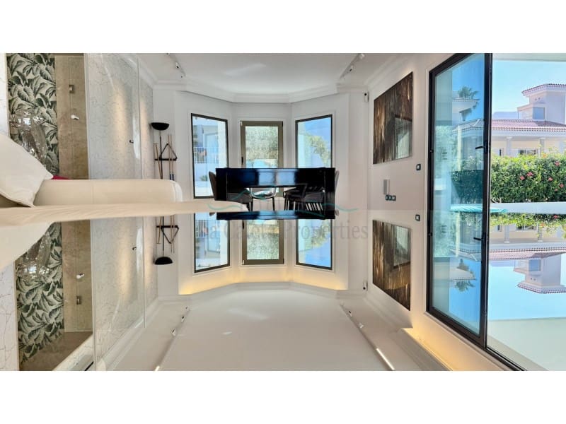 4 bedroom Villa for sale in Costa Adeje with garage - € 3,500,000 (Ref: 9721558)