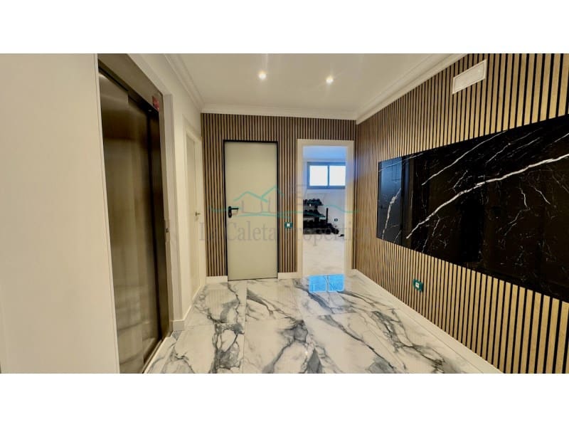 4 bedroom Villa for sale in Costa Adeje with garage - € 3,500,000 (Ref: 9721558)