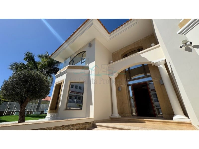 4 bedroom Villa for sale in Costa Adeje with garage - € 3,500,000 (Ref: 9721558)