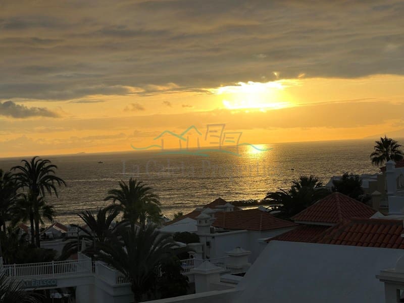 1 bedroom Beach Apartment for sale in Costa Adeje - € 430,000 (Ref: 9751888)