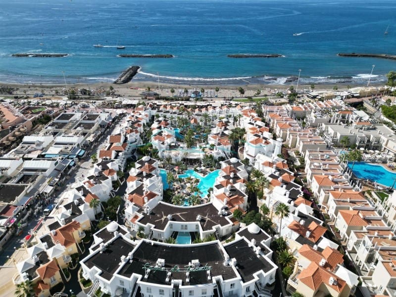 1 bedroom Beach Apartment for sale in Costa Adeje - € 430,000 (Ref: 9751888)