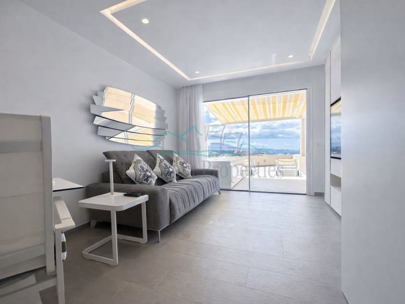 1 soverom Leilighet til salgs i La Caleta Adeje med garasje - € 630 000 (Ref: 9761896)