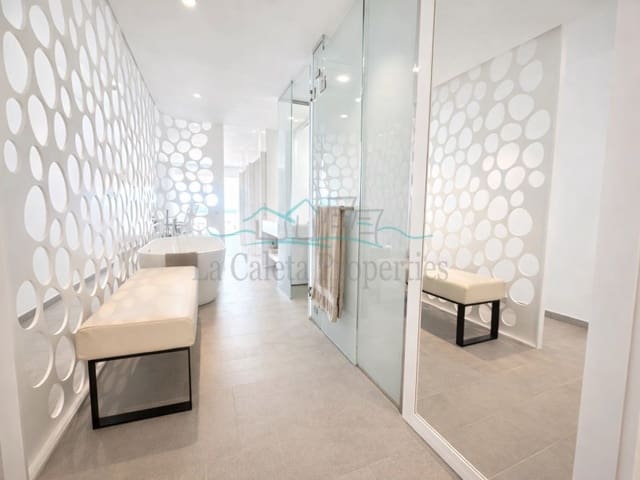 1 soverom Leilighet til salgs i La Caleta Adeje, Adeje med garasje - € 630 000 (Ref: 9761896)