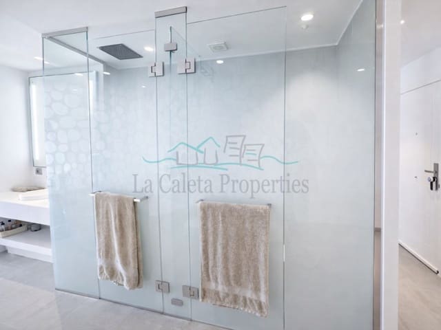 1 soverom Leilighet til salgs i La Caleta Adeje, Adeje med garasje - € 630 000 (Ref: 9761896)