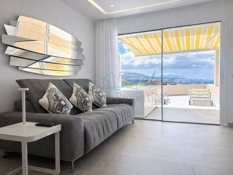 1 soverom Leilighet til salgs i La Caleta Adeje med garasje - € 630 000 (Ref: 9761896)