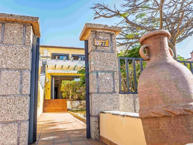 2 soveværelse Byhus til salg i Costa Adeje, Adeje med garage - € 1.070.000 (Ref: 9777997)