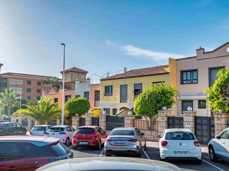 2 camera da letto Casa in vendita in Costa Adeje con garage - 1.070.000 € (Rif: 9777997)