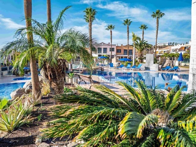 2 soveværelse Byhus til salg i Costa Adeje, Adeje med garage - € 1.070.000 (Ref: 9777997)