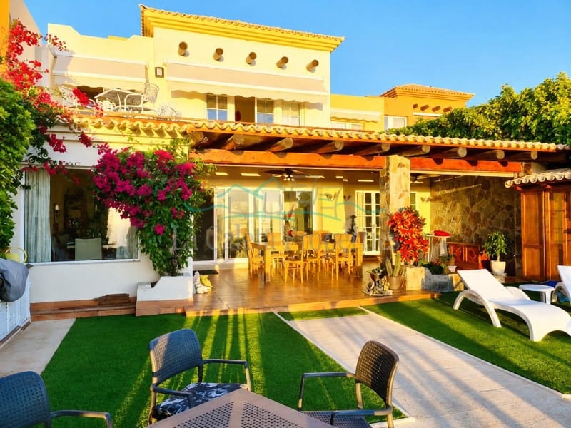 3 bedroom Villa for sale in La Caleta Adeje with garage - € 1,680,000 (Ref: 9890058)