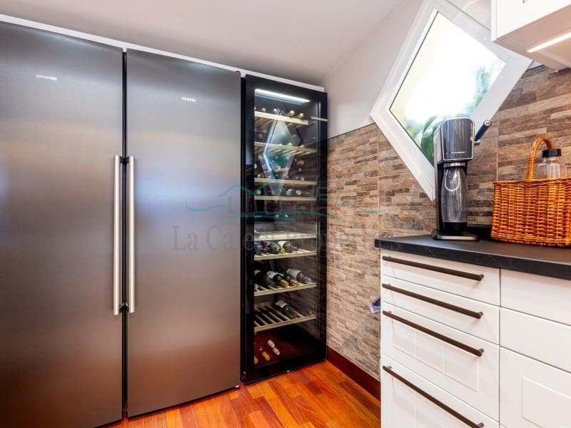 3 bedroom Villa for sale in La Caleta Adeje with garage - € 1,680,000 (Ref: 9890058)