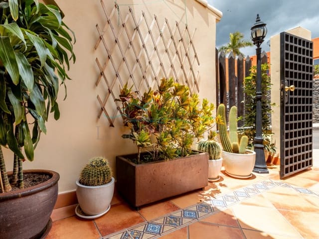 3 bedroom Villa for sale in La Caleta Adeje, Adeje with garage - € 1,680,000 (Ref: 9890058)