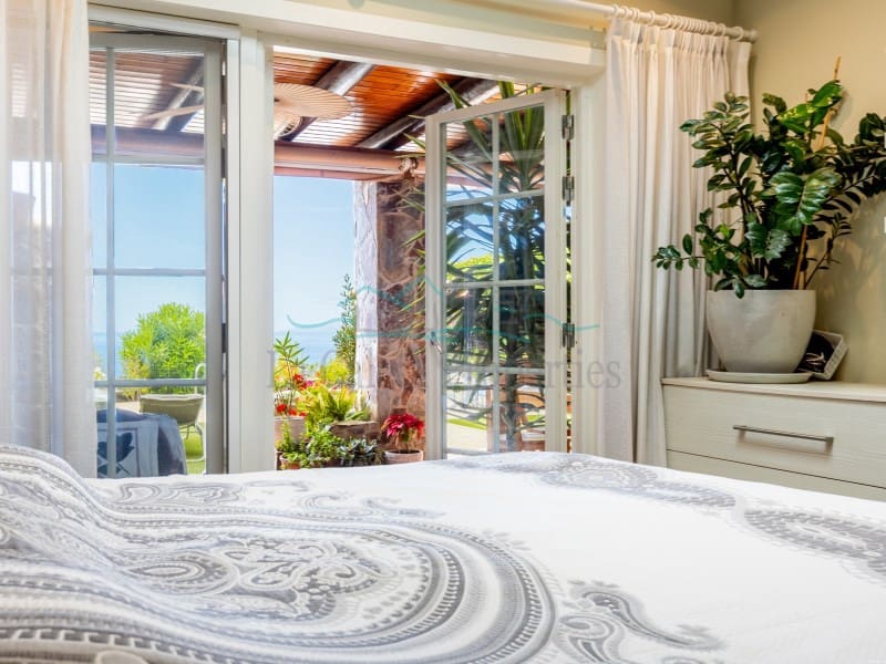 3 bedroom Villa for sale in La Caleta Adeje with garage - € 1,680,000 (Ref: 9890058)