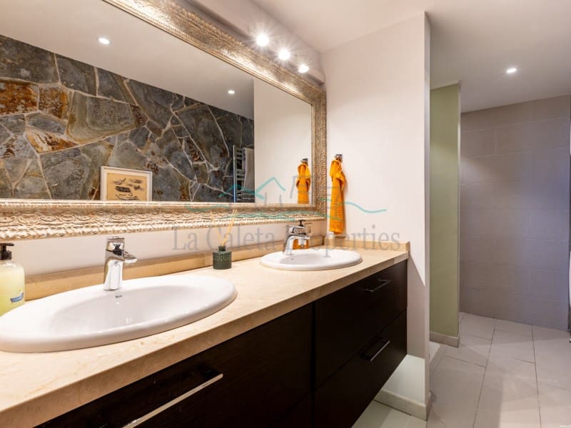 3 bedroom Villa for sale in La Caleta Adeje with garage - € 1,680,000 (Ref: 9890058)