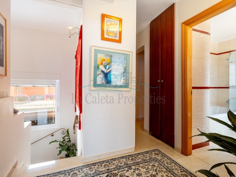 3 bedroom Villa for sale in La Caleta Adeje with garage - € 1,680,000 (Ref: 9890058)