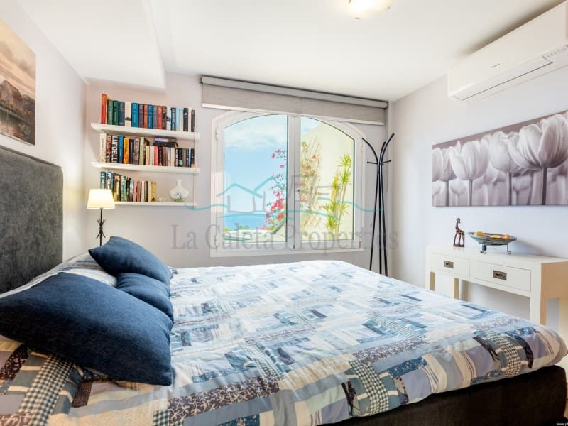 3 bedroom Villa for sale in La Caleta Adeje with garage - € 1,680,000 (Ref: 9890058)