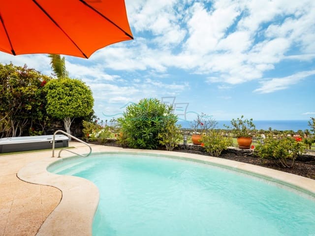 3 sovrum Villa till salu i La Caleta Adeje, Adeje med pool garage - 1 680 000 € (Ref: 9890058)