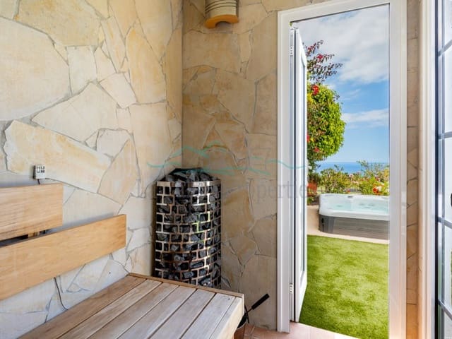 3 sovrum Villa till salu i La Caleta Adeje, Adeje med pool garage - 1 680 000 € (Ref: 9890058)