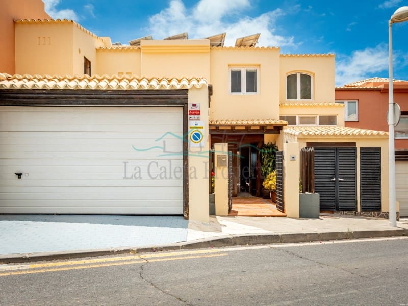 3 bedroom Villa for sale in La Caleta Adeje with garage - € 1,680,000 (Ref: 9890058)