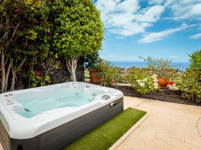 3 sovrum Villa till salu i La Caleta Adeje, Adeje med pool garage - 1 680 000 € (Ref: 9890058)