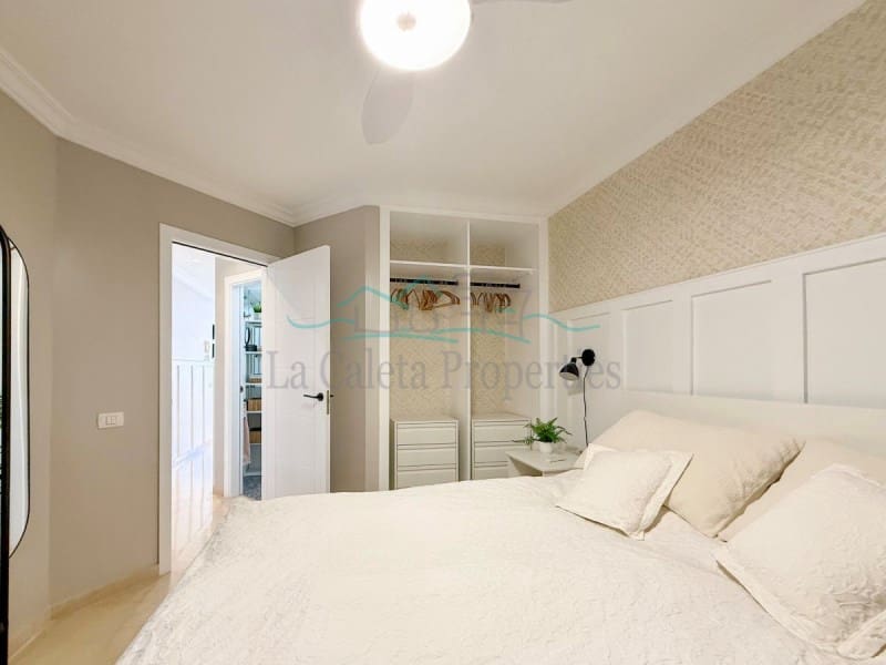 Apartamento de 1 habitación en La Caleta Adeje en venta con piscina - 495.000 € (Ref: 9896602)