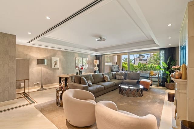 4 makuuhuone Omakotitalo myytävänä paikassa Sierra Blanca, Marbella mukana uima-altaan 
autotalli - 3 495 000 € (Ref: 10078661)