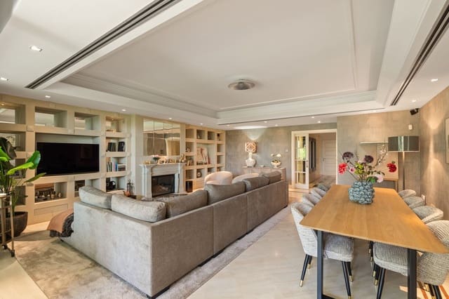 4 makuuhuone Omakotitalo myytävänä paikassa Sierra Blanca, Marbella mukana uima-altaan 
autotalli - 3 495 000 € (Ref: 10078661)