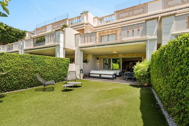 4 makuuhuone Omakotitalo myytävänä paikassa Sierra Blanca, Marbella mukana uima-altaan 
autotalli - 3 495 000 € (Ref: 10078661)
