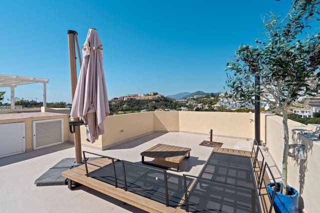 2 soverom Penthouse til salgs i La Quinta, Benahavís med svømmebasseng - € 595 000 (Ref: 10078662)