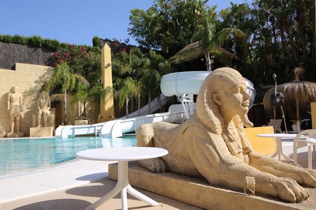 Chalet de 6 habitaciones en Sotogrande Alto, San Roque en venta con piscina garaje - 12.000.000 € (Ref: 10078671)
