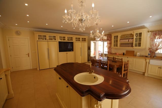 Chalet de 6 habitaciones en Sotogrande Alto, San Roque en venta con piscina garaje - 12.000.000 € (Ref: 10078671)