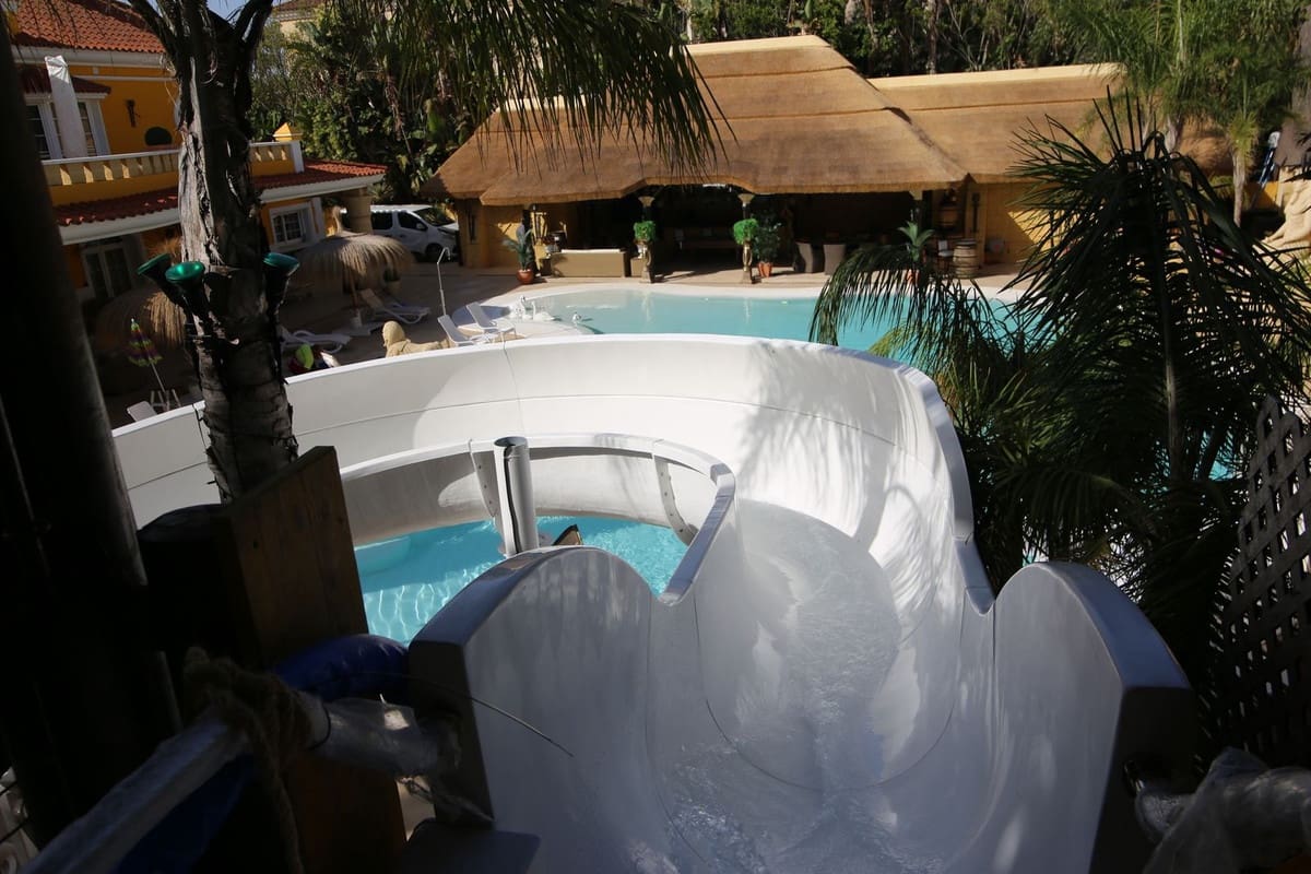 Chalet de 6 habitaciones en San Roque en venta con piscina garaje - 12.000.000 € (Ref: 10078671)