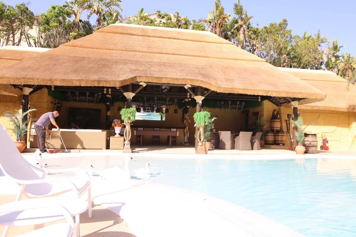 Chalet de 6 habitaciones en San Roque en venta con piscina garaje - 12.000.000 € (Ref: 10078671)