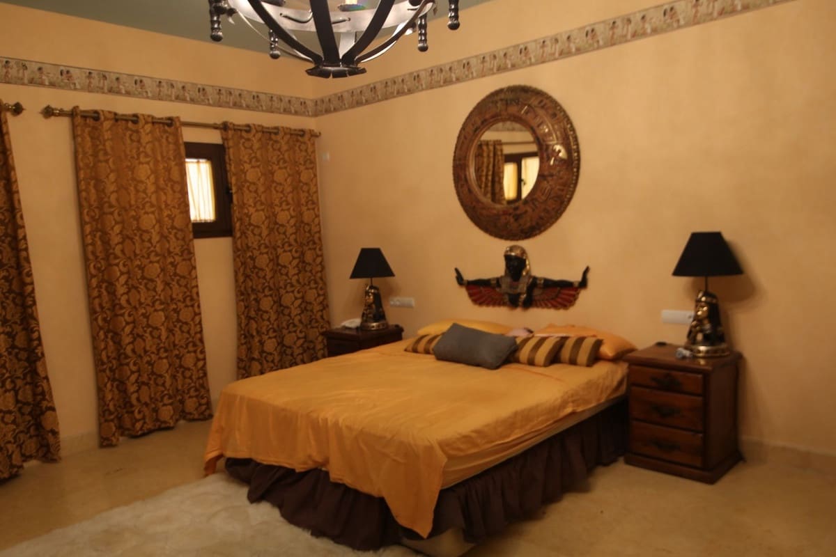 Chalet de 6 habitaciones en San Roque en venta con piscina garaje - 12.000.000 € (Ref: 10078671)
