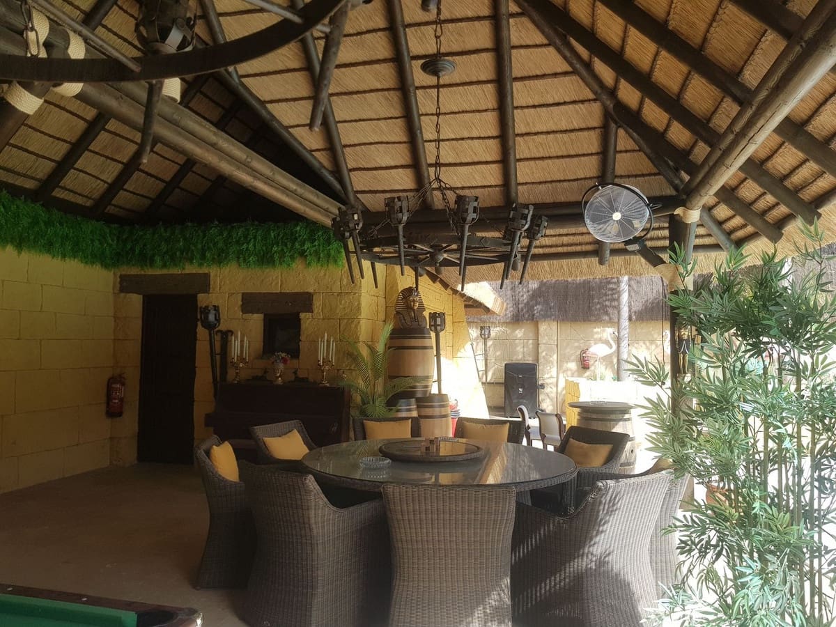 Chalet de 6 habitaciones en San Roque en venta con piscina garaje - 12.000.000 € (Ref: 10078671)
