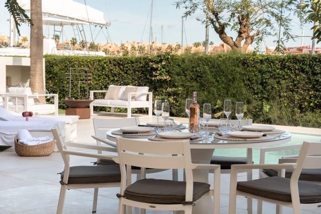 4 makuuhuone Paritalo myytävänä paikassa Puerto de Sotogrande - La Marina, San Roque mukana uima-altaan 
autotalli - 2 700 000 € (Ref: 10078673)