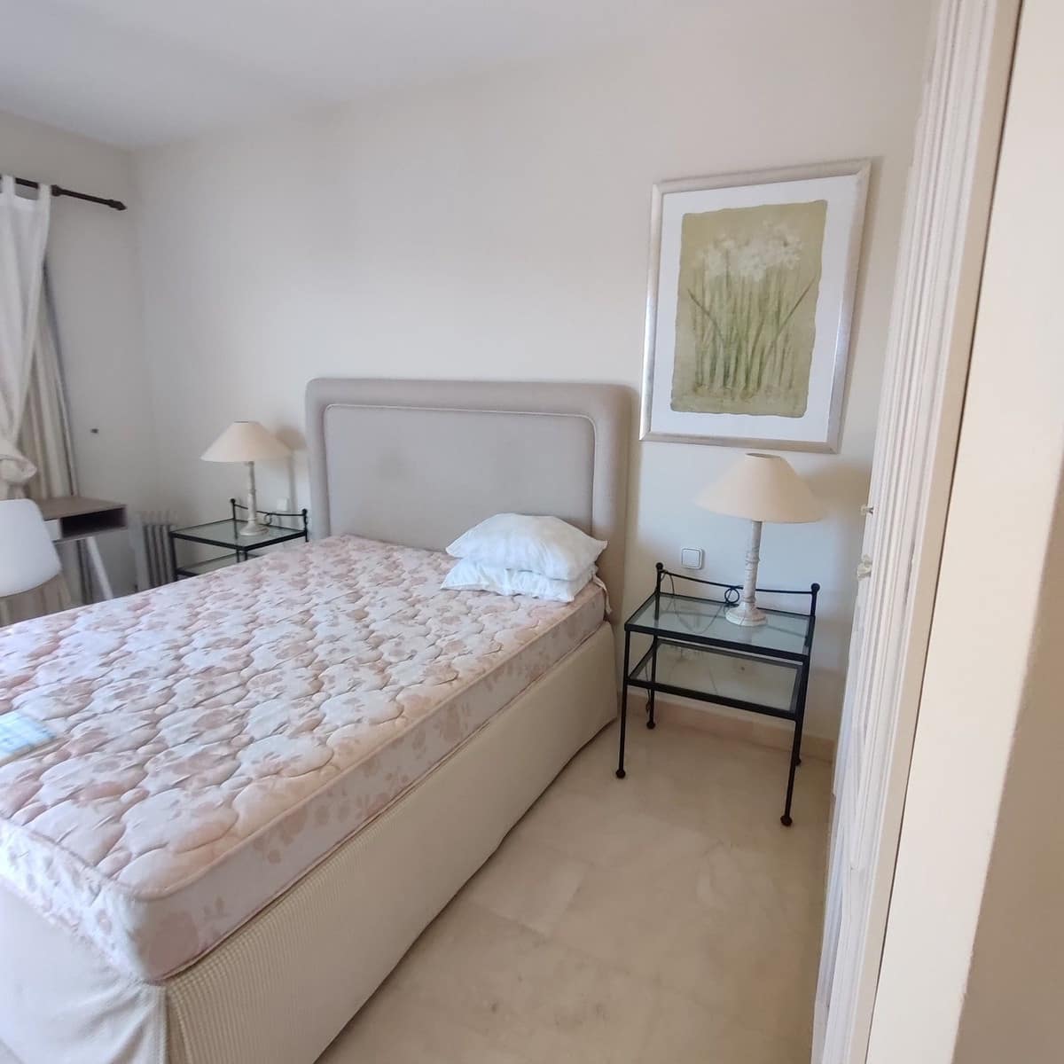 2 soveværelse Penthouse til leje i La Quinta med swimmingpool garage - € 2.200 (Ref: 10078674)